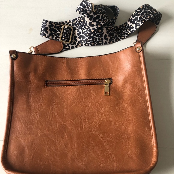 Leather HoBo Crossbody pocketbook/bag - Picture 2 of 5